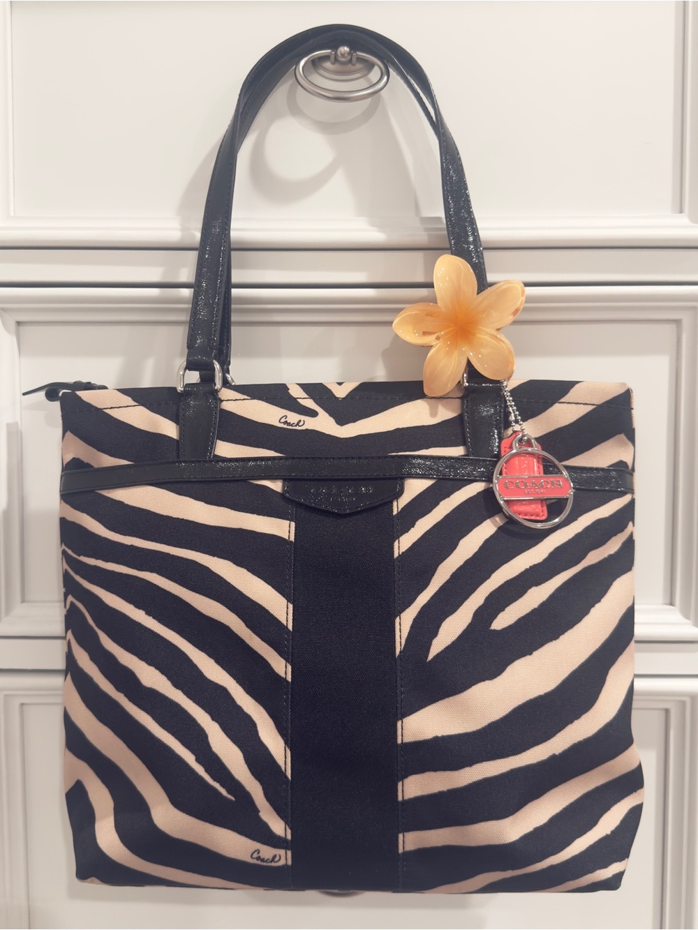 🖤🧡 SOLD - Coach Devin Zebra Striped Shoulder Bag Tote - Like New!